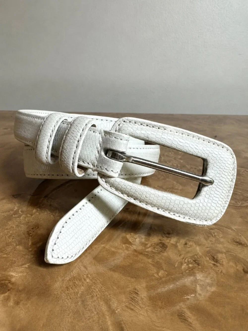 White Italian Calfskin Leather Belt Textured Skinny Silver Buckle Size 6 USA